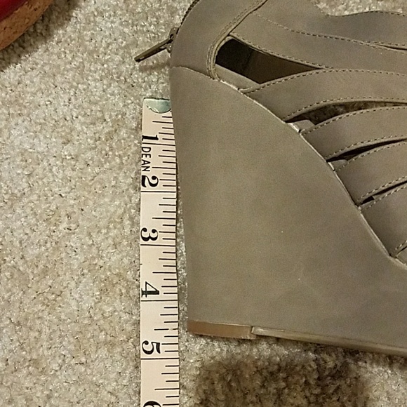 Tan wedge platforms - Picture 6 of 6